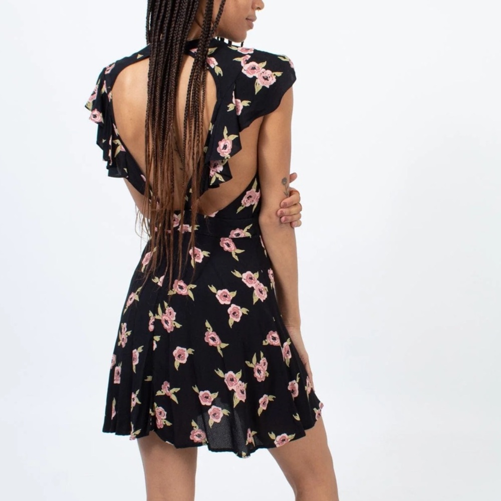Flynn Skye Floral Flutter Sleeve Mini Dresss